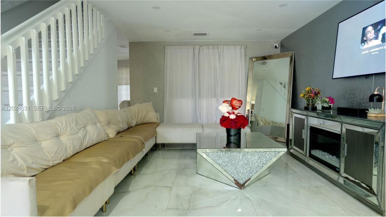 18499 NW 52nd Path , Miami Gardens, FL 33055 Photo