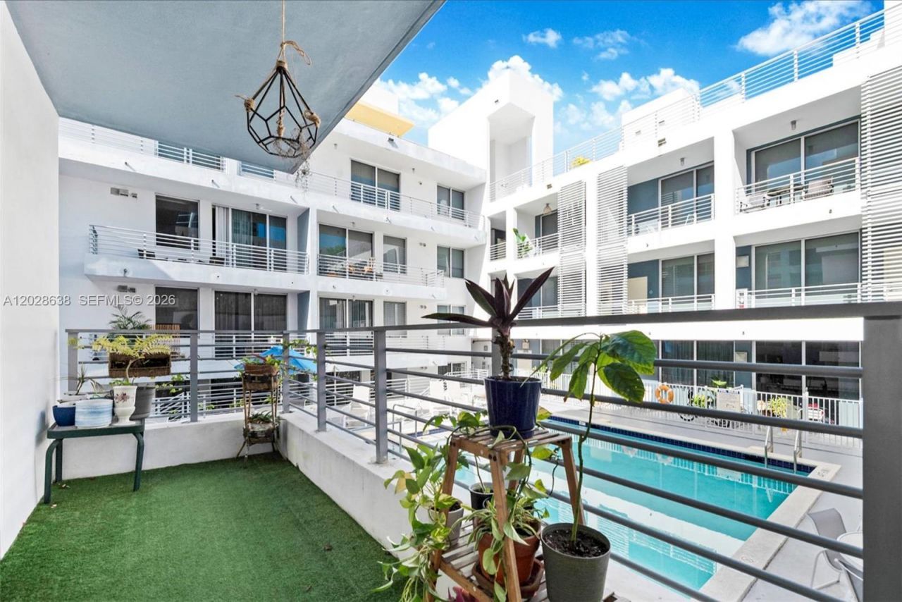 3339 Virginia Street , Unit 305, Miami, FL 33133 Photo