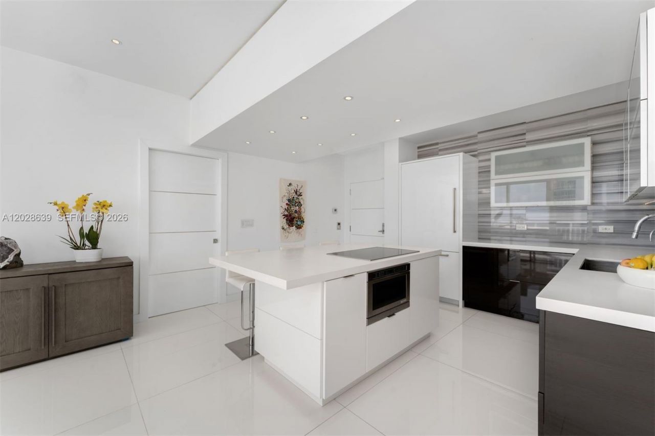 400 S Pointe Dr , Unit PH2502, Miami Beach, FL 33139 Photo
