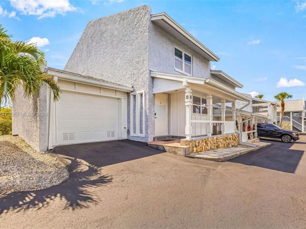 8 watercolor way, Naples, FL 34113