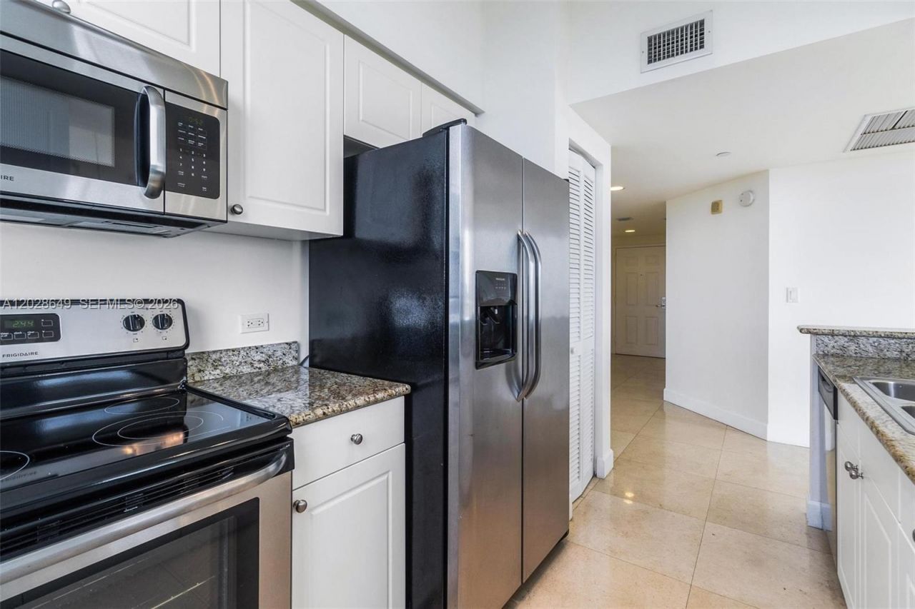 19501 W Country Club Dr, Unit 1009, Aventura, FL 33180 Photo