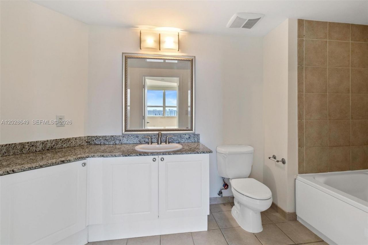 19501 W Country Club Dr, Unit 1009, Aventura, FL 33180 Photo
