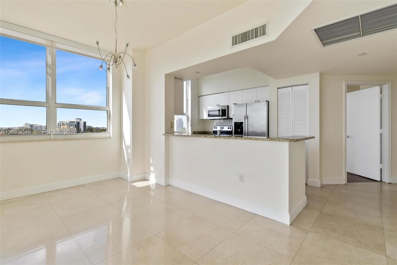 19501 W Country Club Dr, Unit 1009, Aventura, FL 33180 Photo