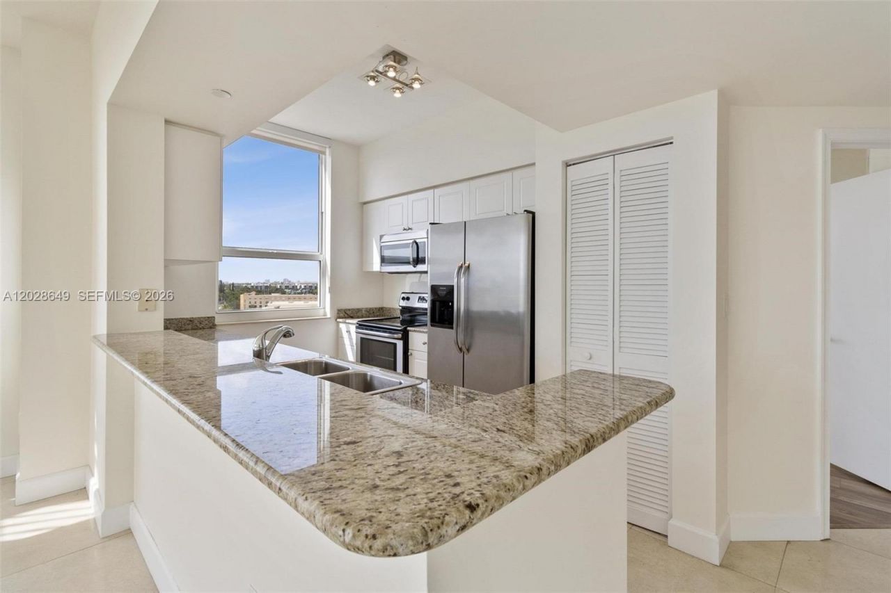 19501 W Country Club Dr, Unit 1009, Aventura, FL 33180 Photo