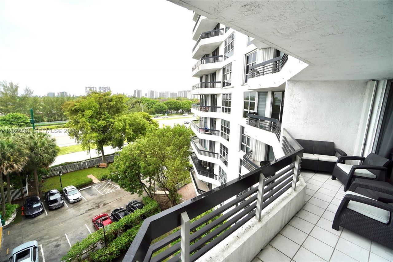 3400 NE 192nd St , Unit 606, Aventura, FL 33180 Photo