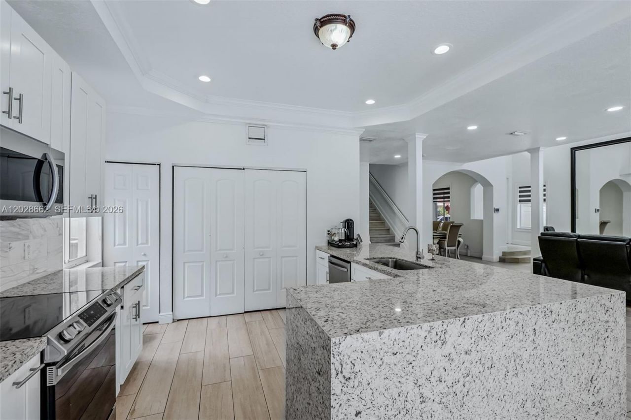 13370 SW 32nd St, Miramar, FL 33027 Photo