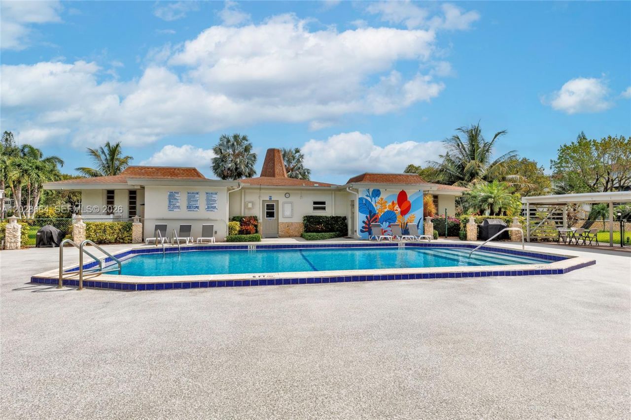 4805 NW 35th St , Unit 416, Lauderdale Lakes, FL 33319 Photo