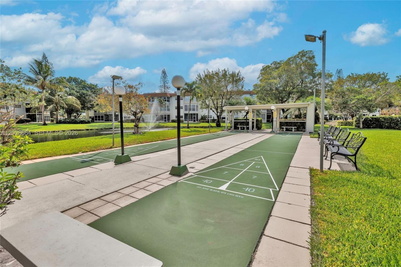 4805 NW 35th St , Unit 416, Lauderdale Lakes, FL 33319 Photo