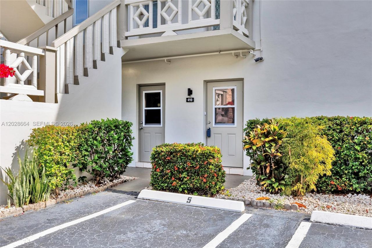 4805 NW 35th St , Unit 416, Lauderdale Lakes, FL 33319 Photo