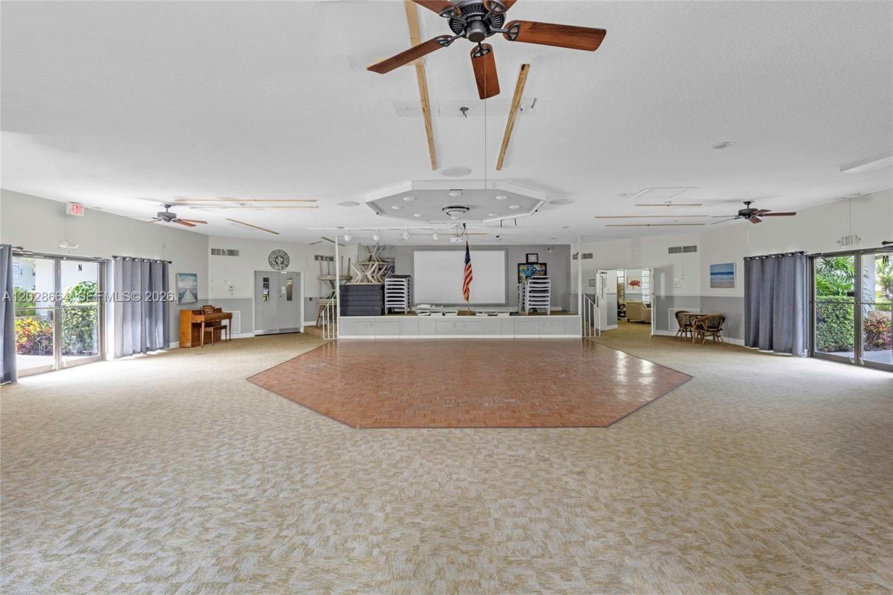 4805 NW 35th St , Unit 416, Lauderdale Lakes, FL 33319 Photo