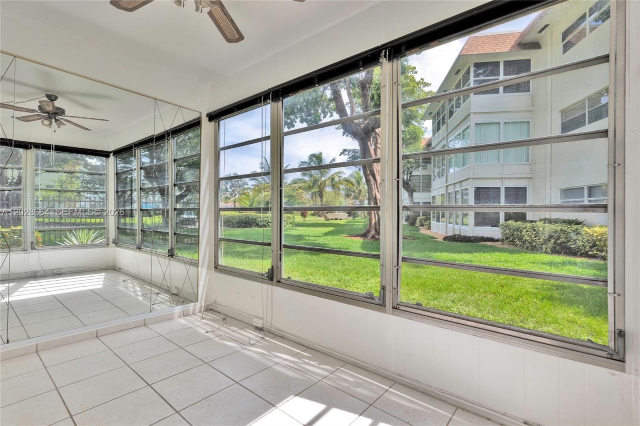 4805 NW 35th St , Unit 416, Lauderdale Lakes, FL 33319 Photo
