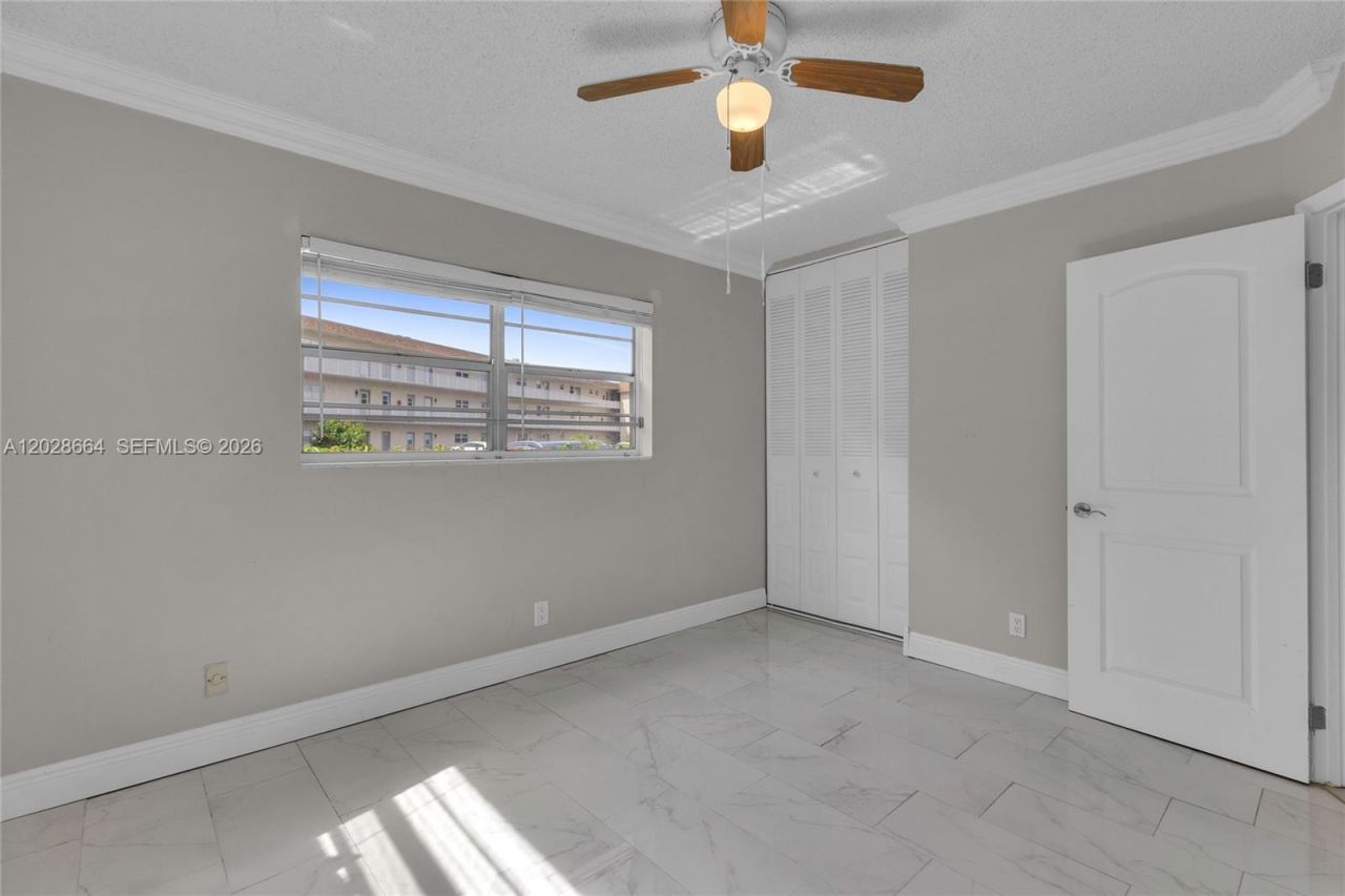 4805 NW 35th St , Unit 416, Lauderdale Lakes, FL 33319 Photo