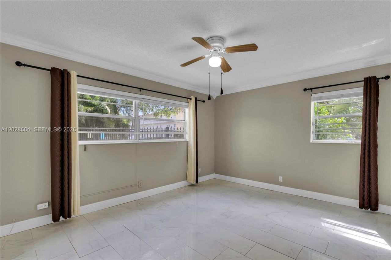 4805 NW 35th St , Unit 416, Lauderdale Lakes, FL 33319 Photo
