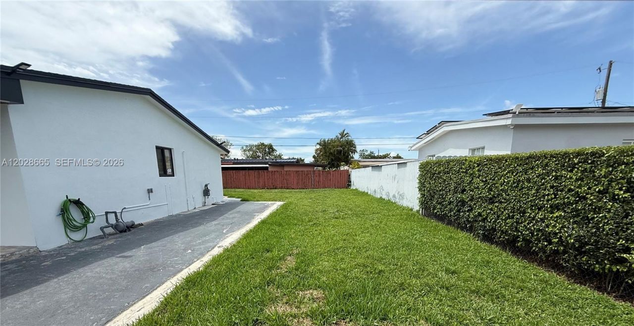 1014 W 66th St , Hialeah, FL 33012 Photo