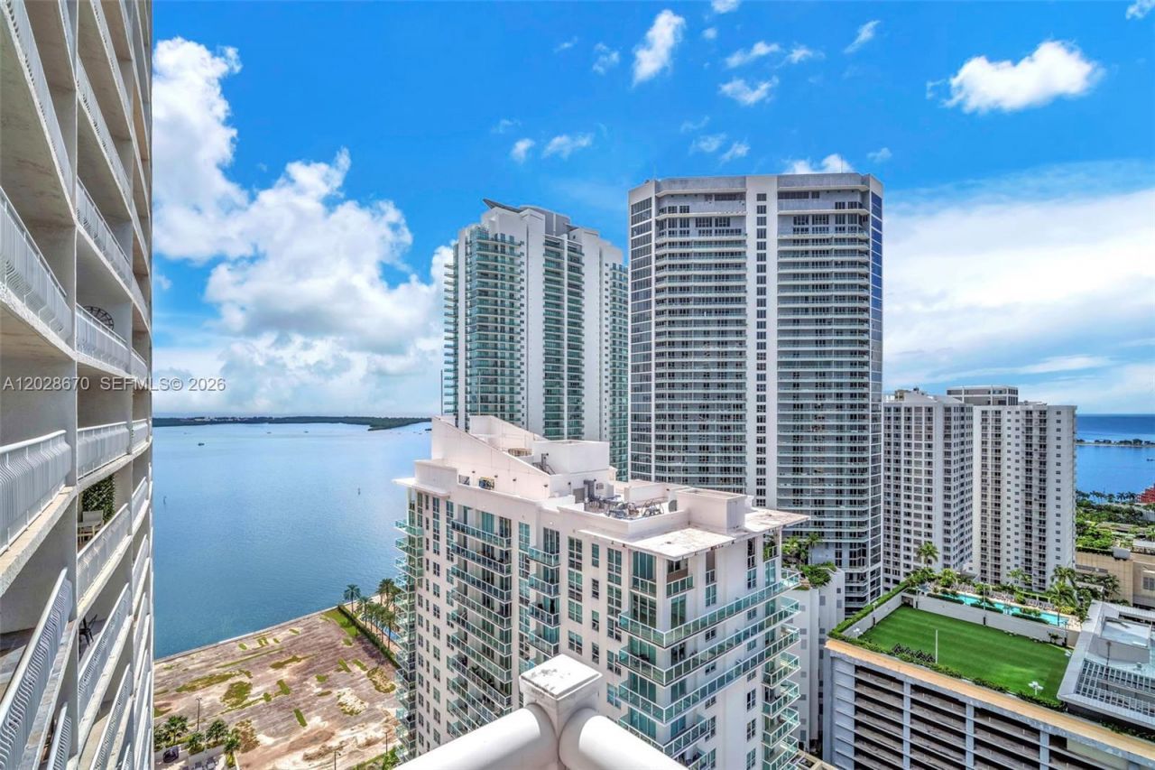 1200 Brickell Bay Dr, Unit 3123, Miami, FL 33131 Photo