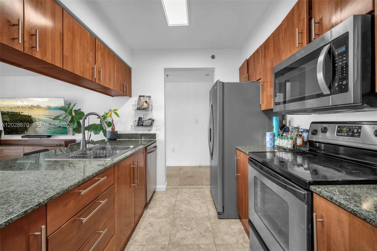 1200 Brickell Bay Dr, Unit 3123, Miami, FL 33131 Photo