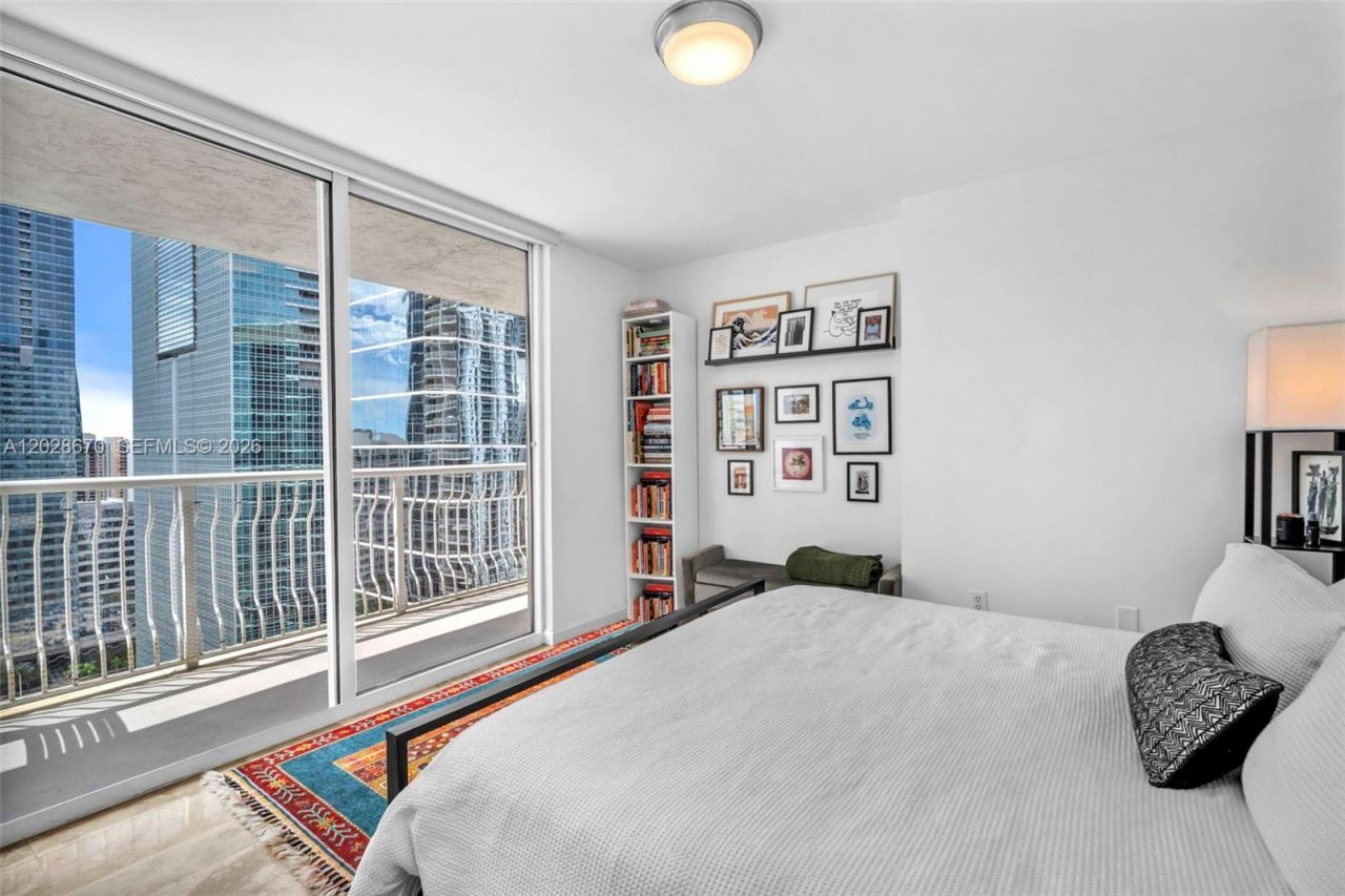 1200 Brickell Bay Dr, Unit 3123, Miami, FL 33131 Photo