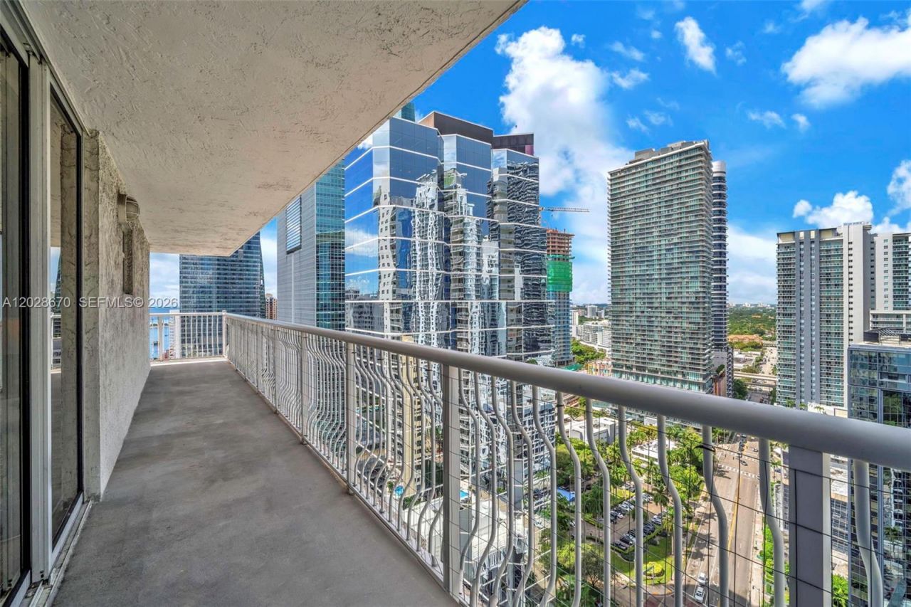 1200 Brickell Bay Dr, Unit 3123, Miami, FL 33131 Photo