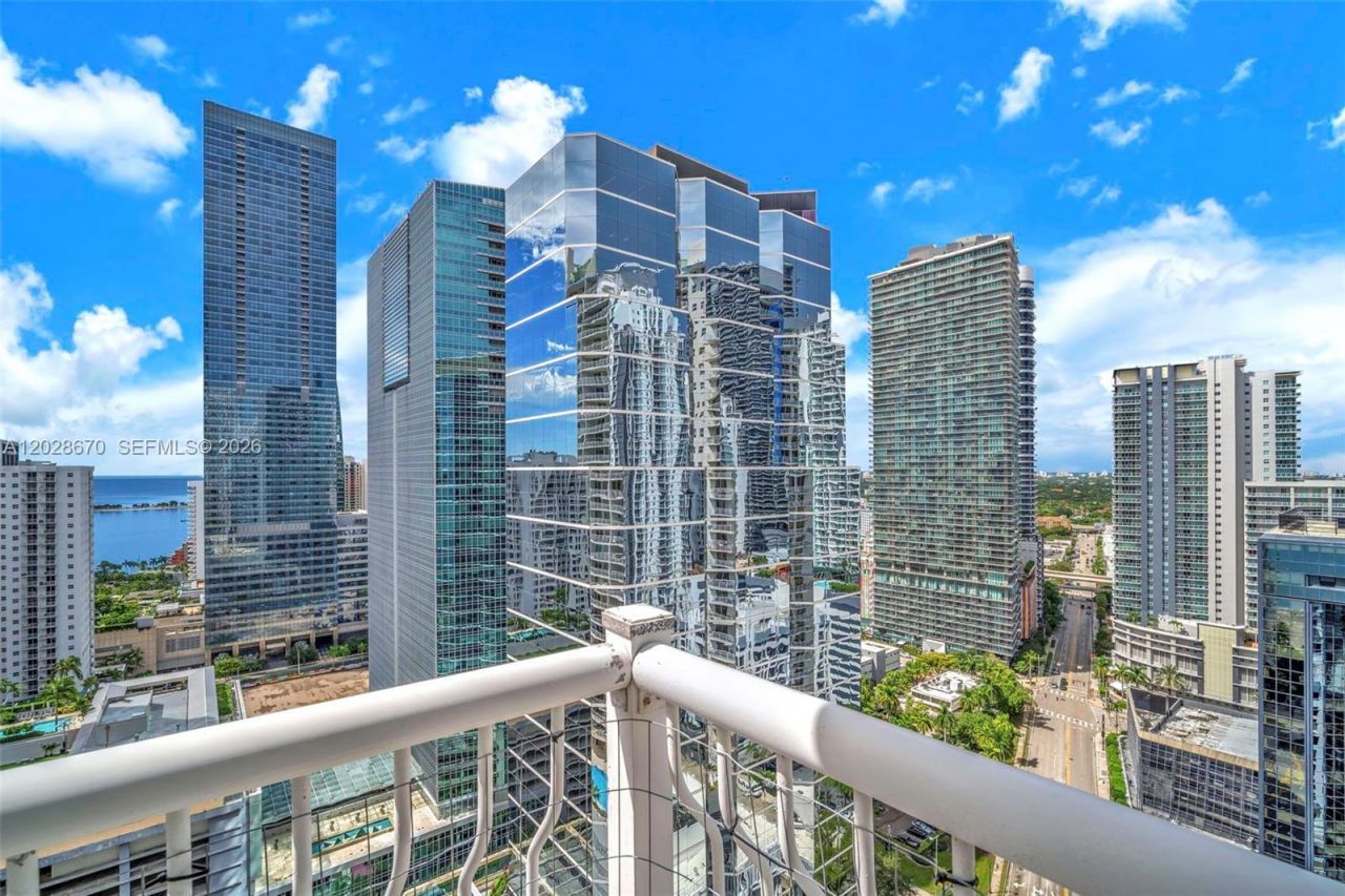 1200 Brickell Bay Dr, Unit 3123, Miami, FL 33131 Photo