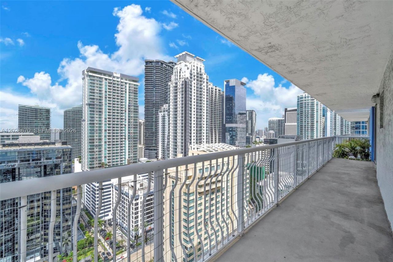 1200 Brickell Bay Dr, Unit 3123, Miami, FL 33131 Photo