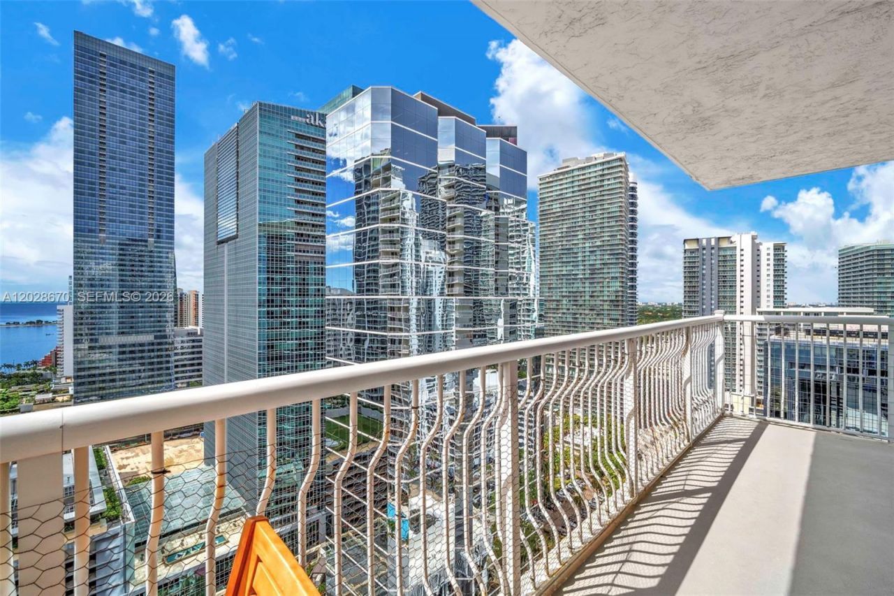 1200 Brickell Bay Dr, Unit 3123, Miami, FL 33131 Photo