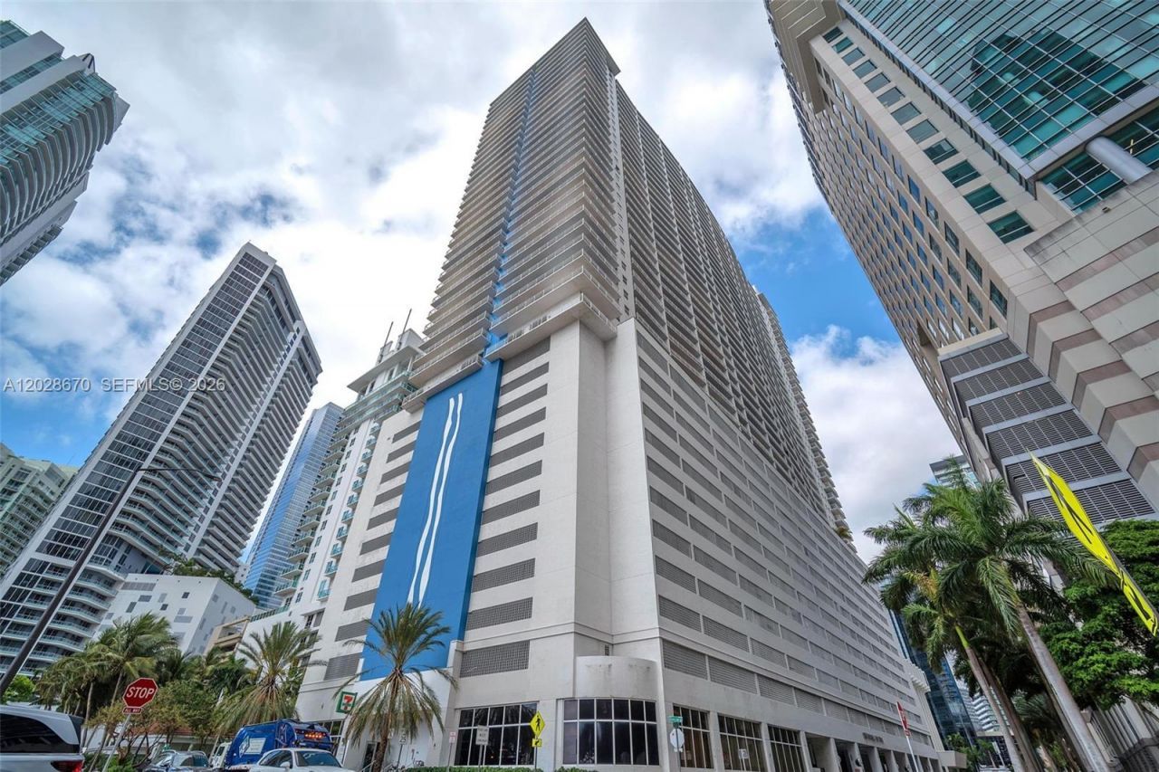 1200 Brickell Bay Dr, Unit 3123, Miami, FL 33131 Photo