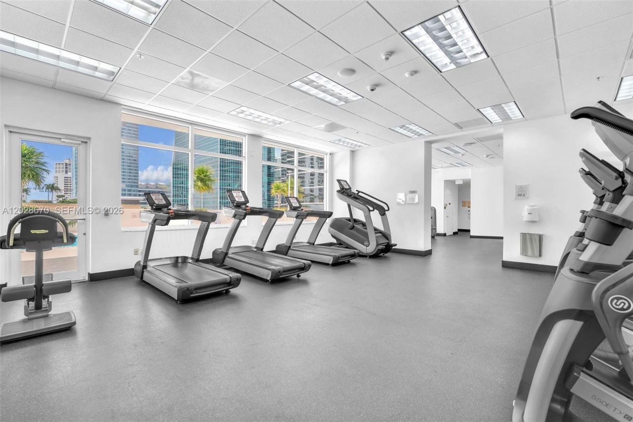 1200 Brickell Bay Dr, Unit 3123, Miami, FL 33131 Photo