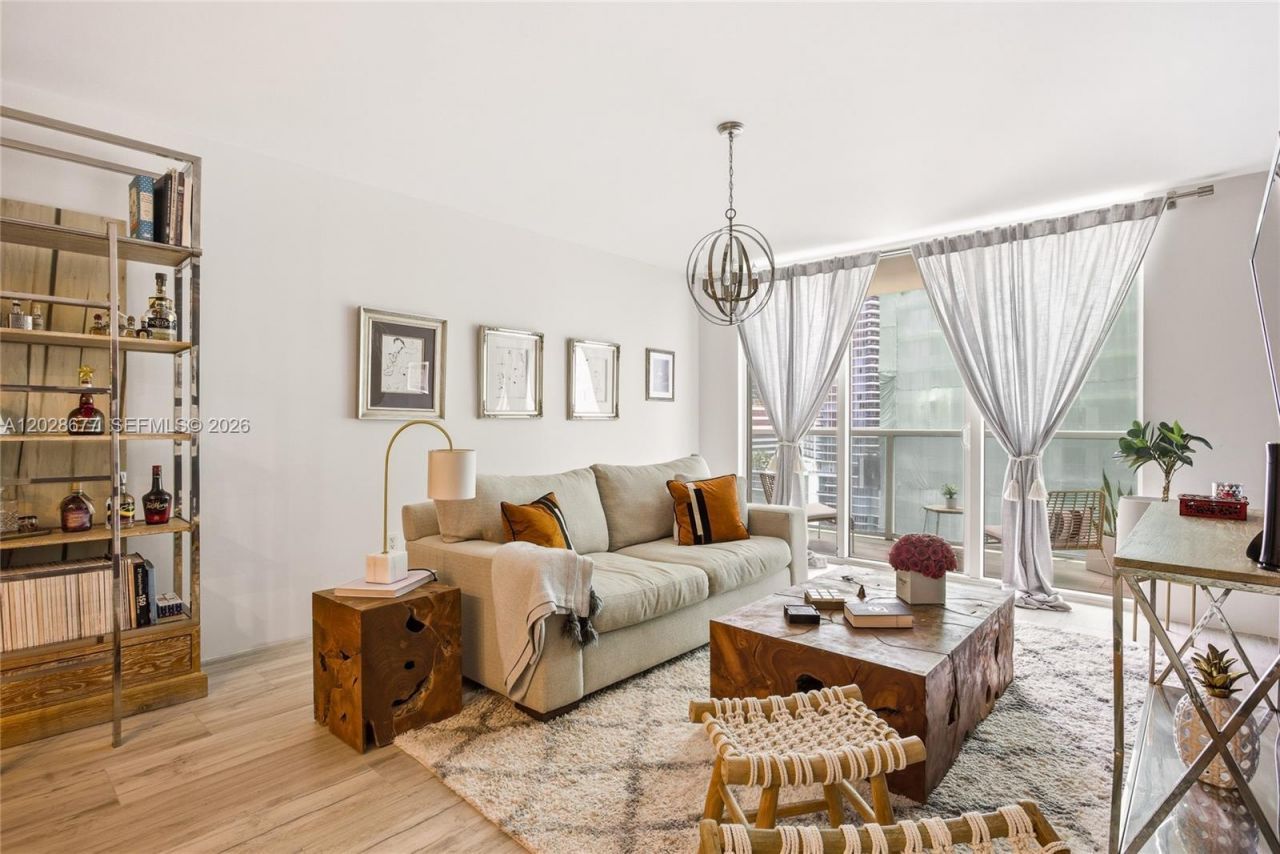 31 SE 5th St , Unit 2410, Miami, FL 33131 Photo