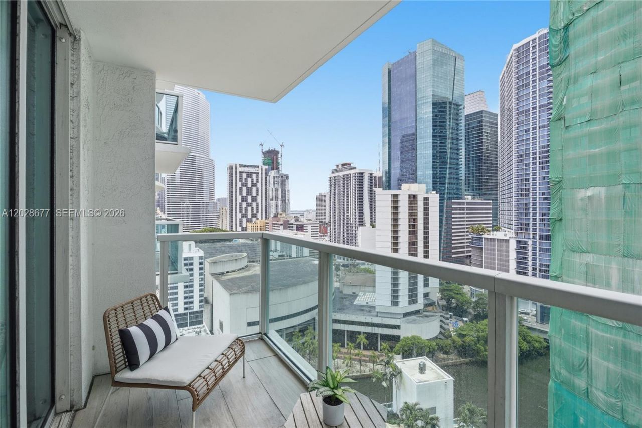 31 SE 5th St , Unit 2410, Miami, FL 33131 Photo