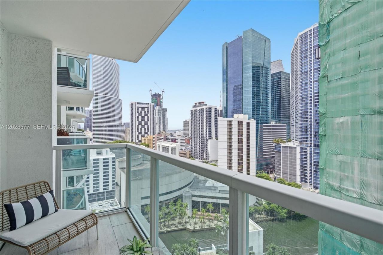 31 SE 5th St , Unit 2410, Miami, FL 33131 Photo