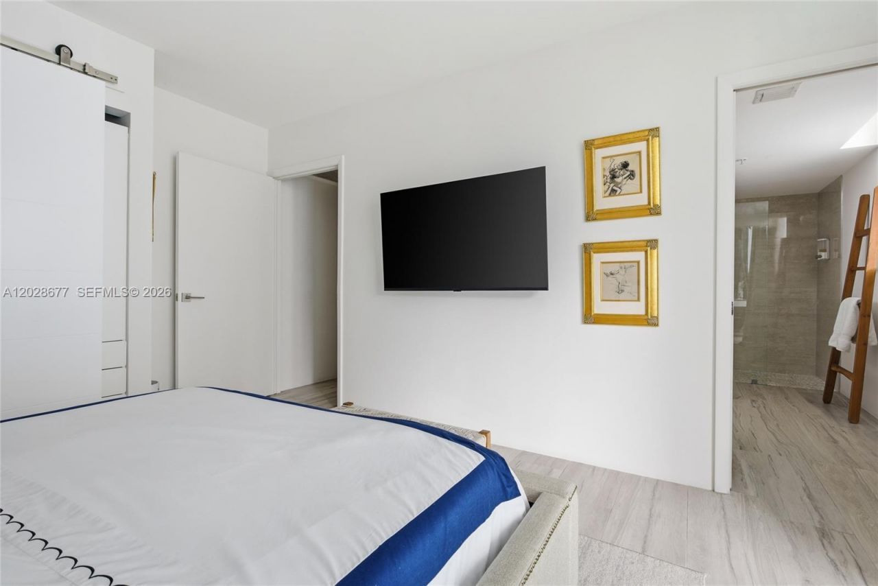 31 SE 5th St , Unit 2410, Miami, FL 33131 Photo
