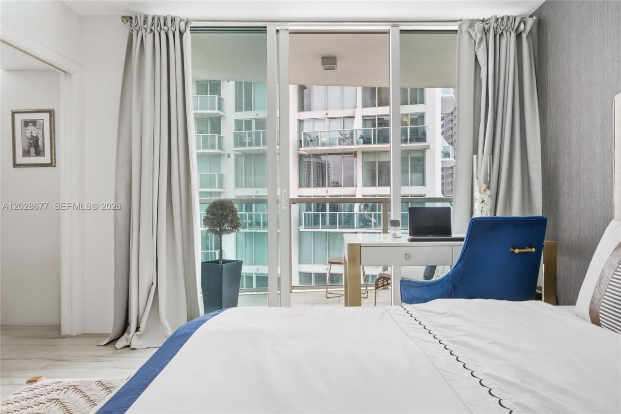 31 SE 5th St , Unit 2410, Miami, FL 33131 Photo