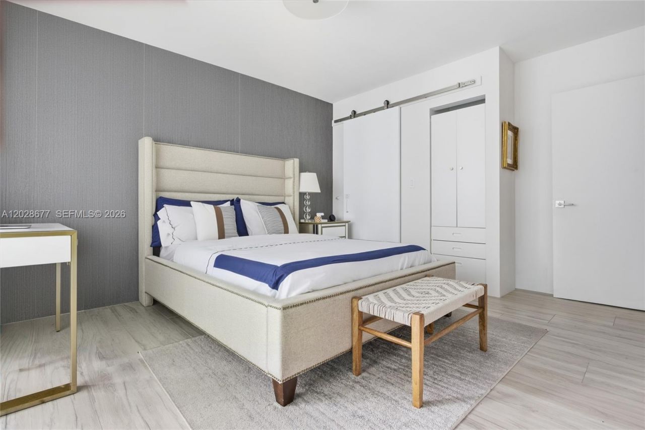 31 SE 5th St , Unit 2410, Miami, FL 33131 Photo