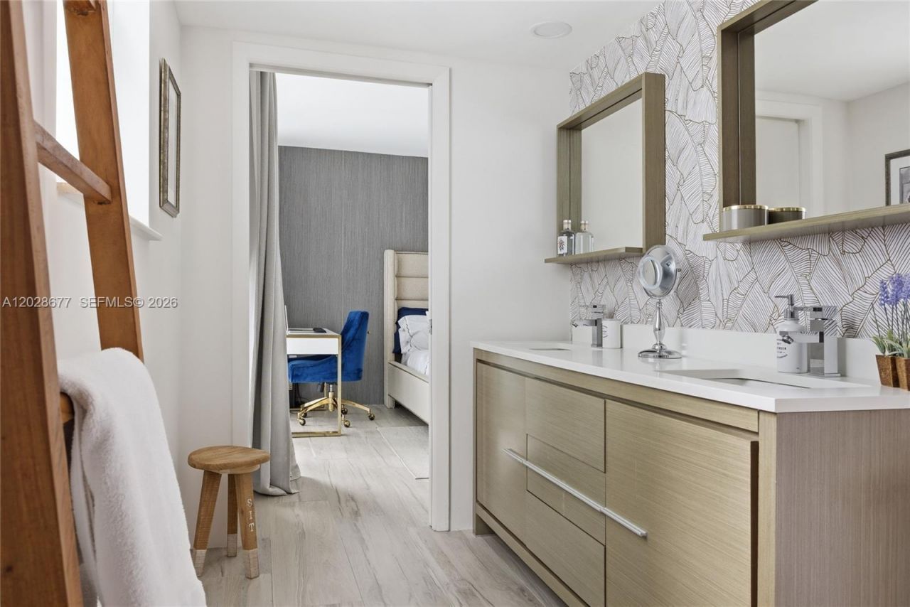 31 SE 5th St , Unit 2410, Miami, FL 33131 Photo