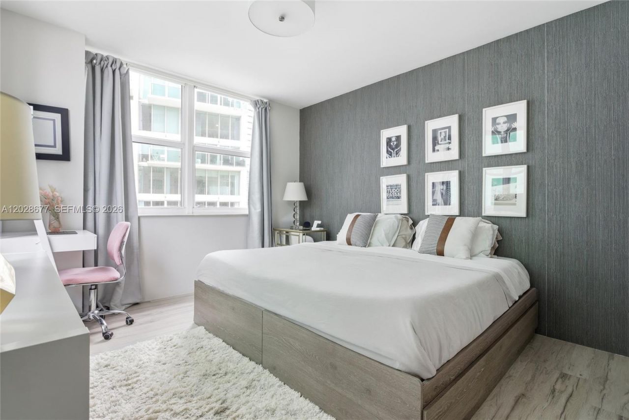 31 SE 5th St , Unit 2410, Miami, FL 33131 Photo