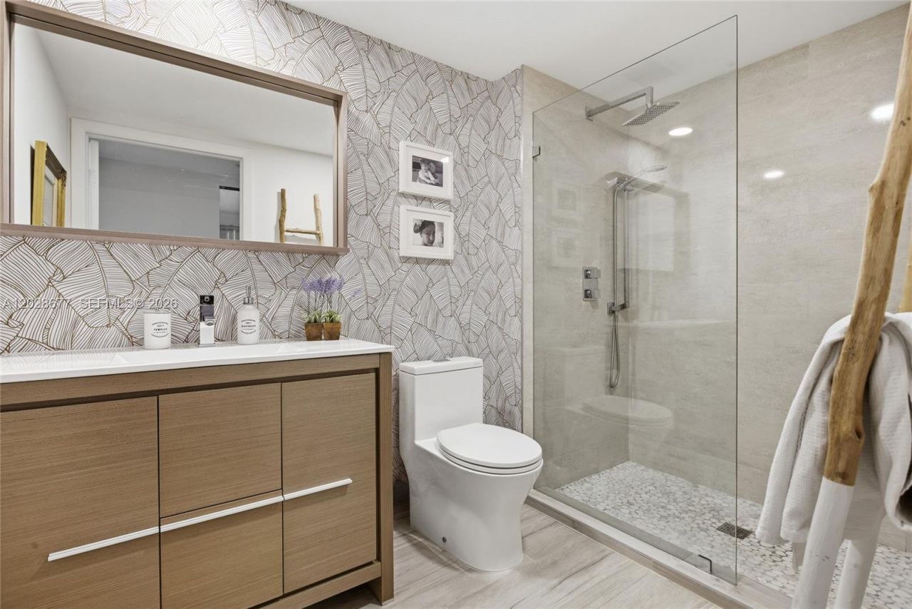 31 SE 5th St , Unit 2410, Miami, FL 33131 Photo