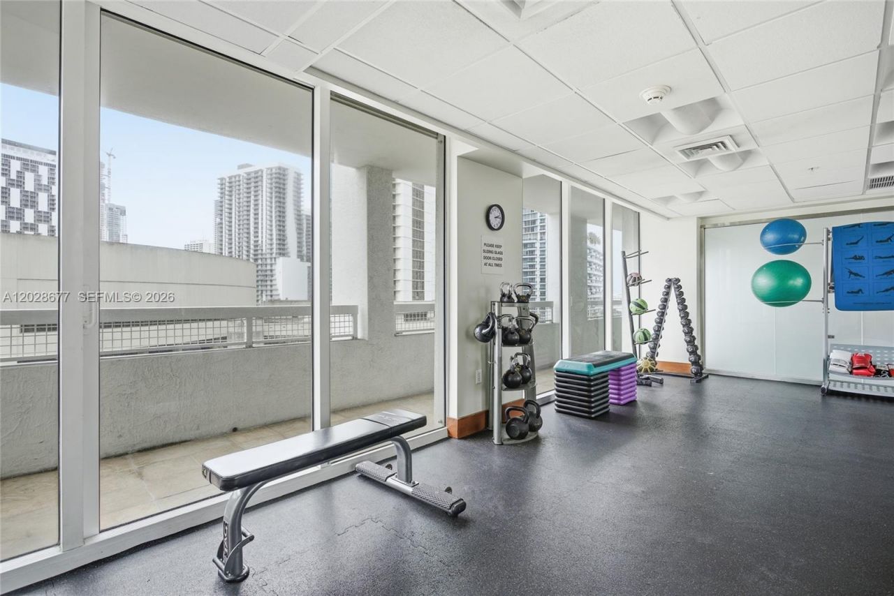 31 SE 5th St , Unit 2410, Miami, FL 33131 Photo