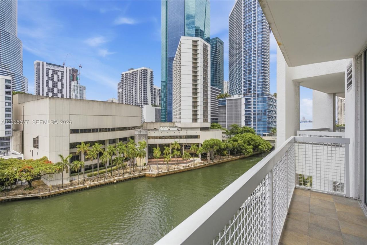 31 SE 5th St , Unit 2410, Miami, FL 33131 Photo