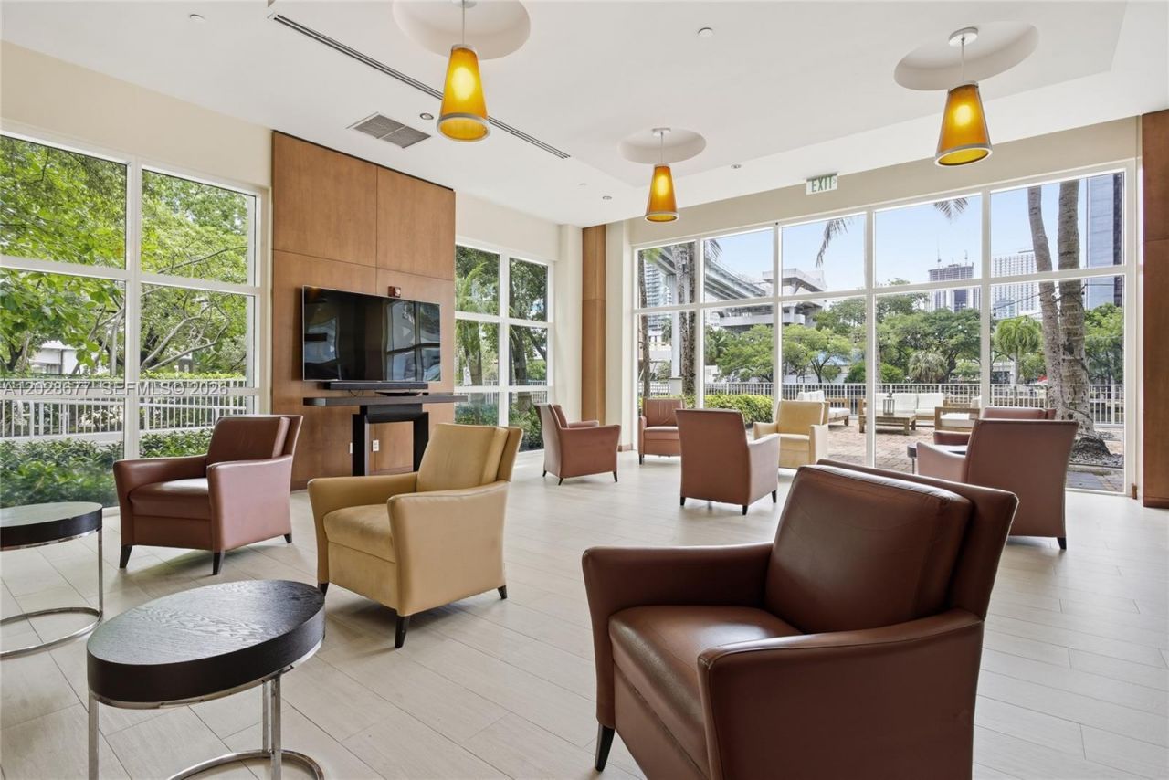 31 SE 5th St , Unit 2410, Miami, FL 33131 Photo