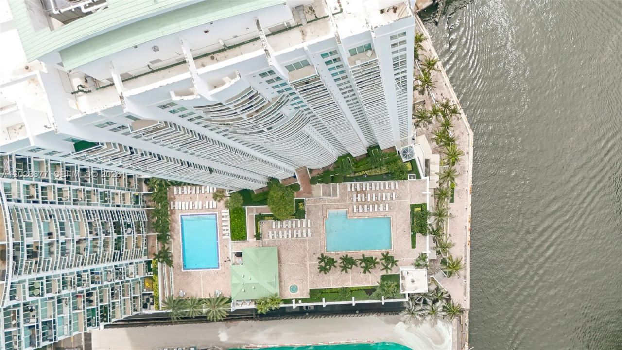 31 SE 5th St , Unit 2410, Miami, FL 33131 Photo