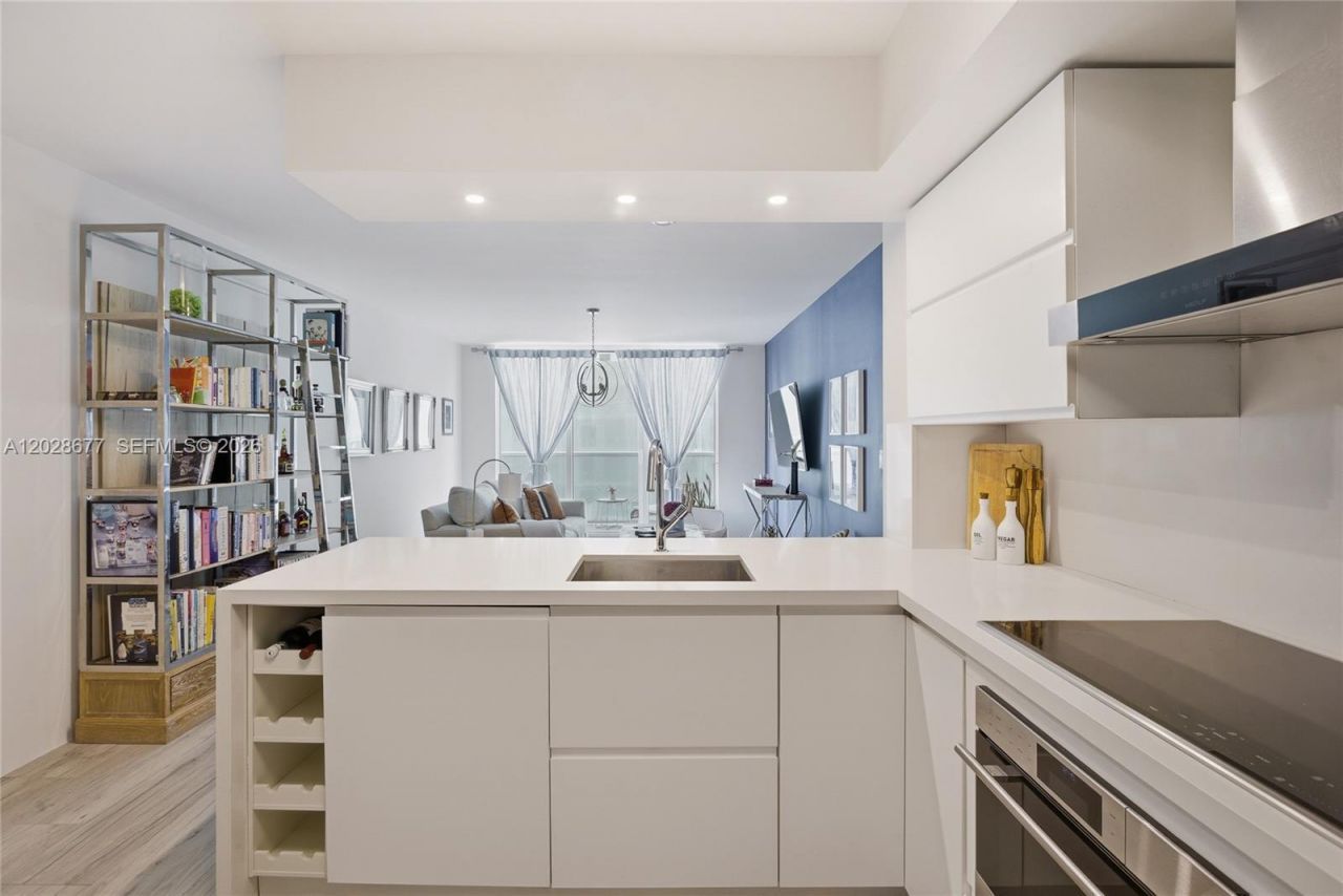 31 SE 5th St , Unit 2410, Miami, FL 33131 Photo