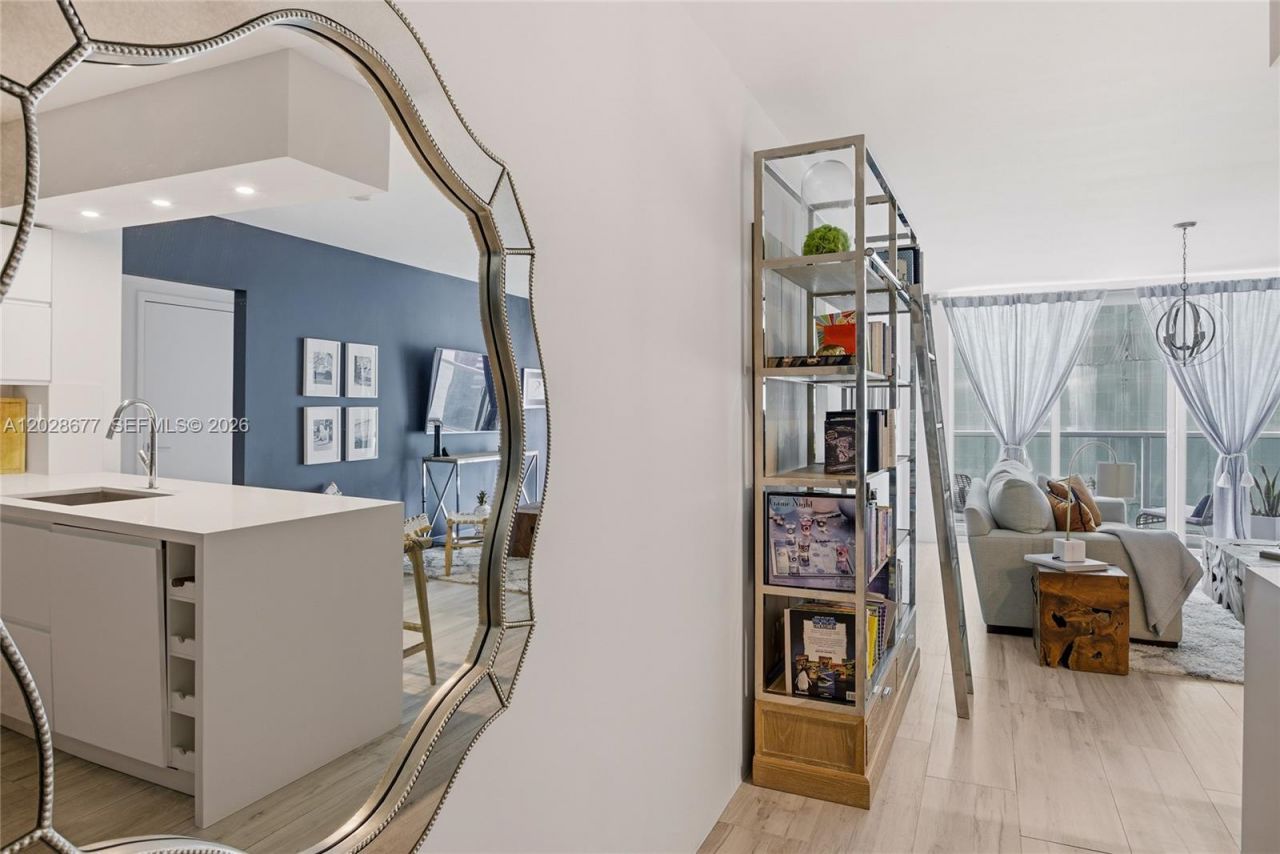 31 SE 5th St , Unit 2410, Miami, FL 33131 Photo