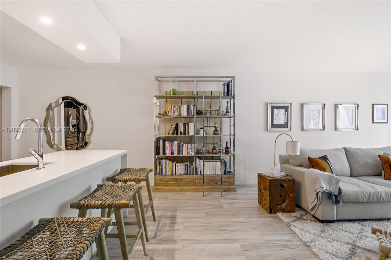 31 SE 5th St , Unit 2410, Miami, FL 33131 Photo