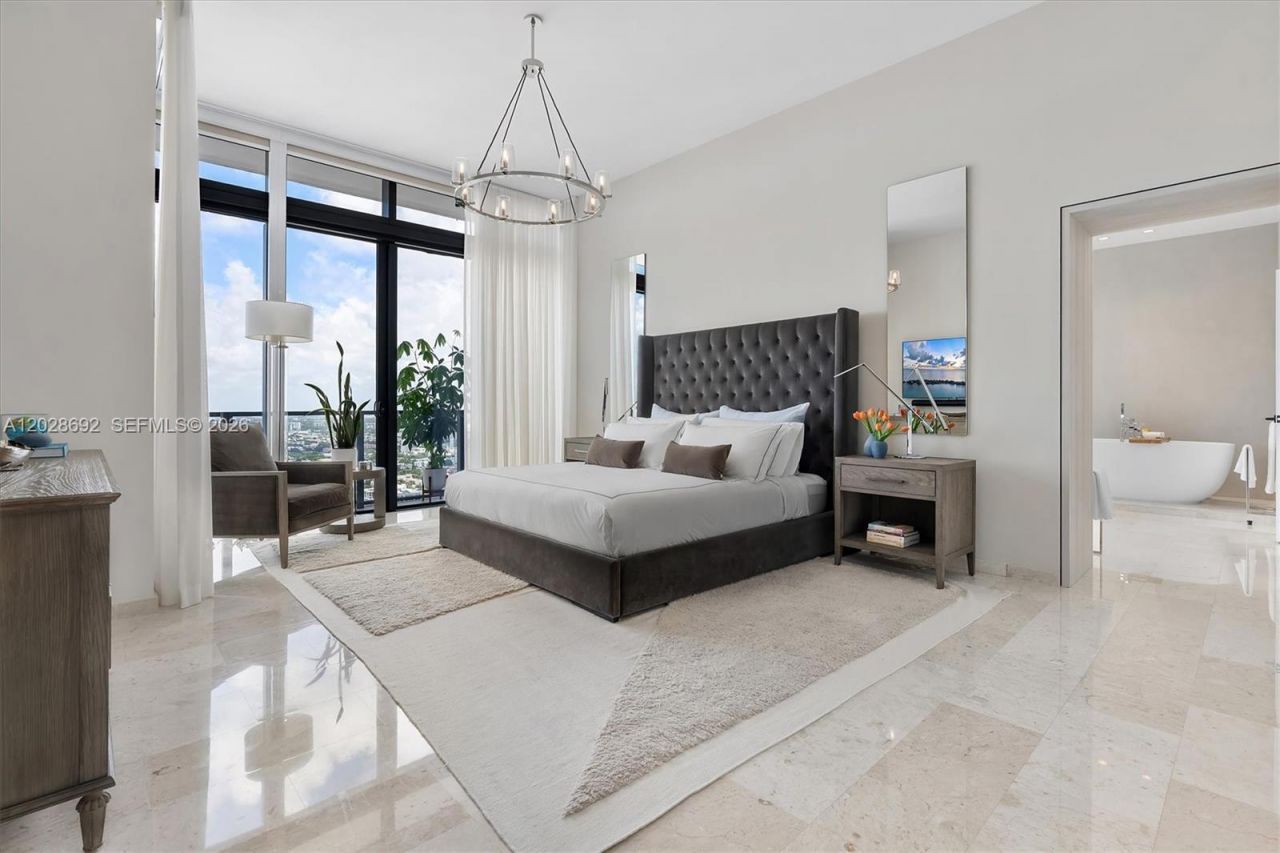88 SW 7th St, Unit 4001, Miami, FL 33130 Photo