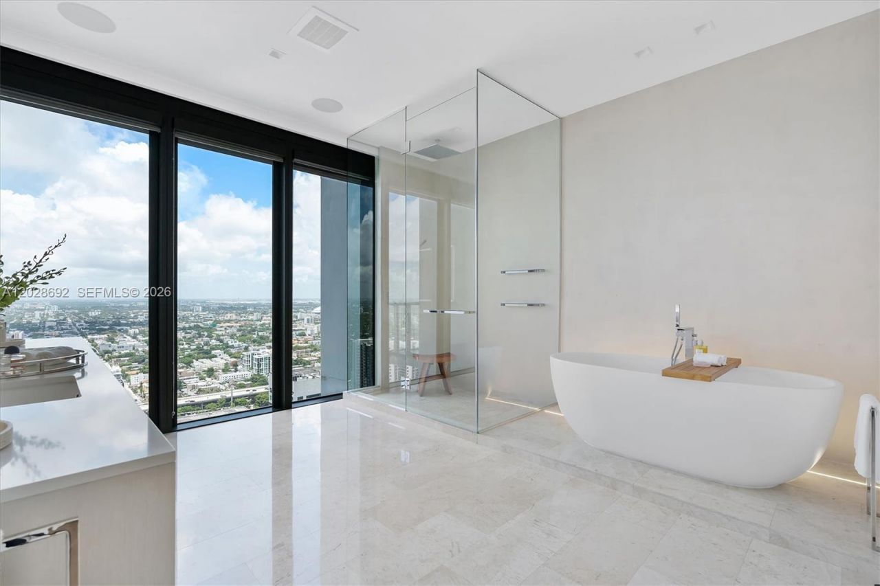 88 SW 7th St, Unit 4001, Miami, FL 33130 Photo