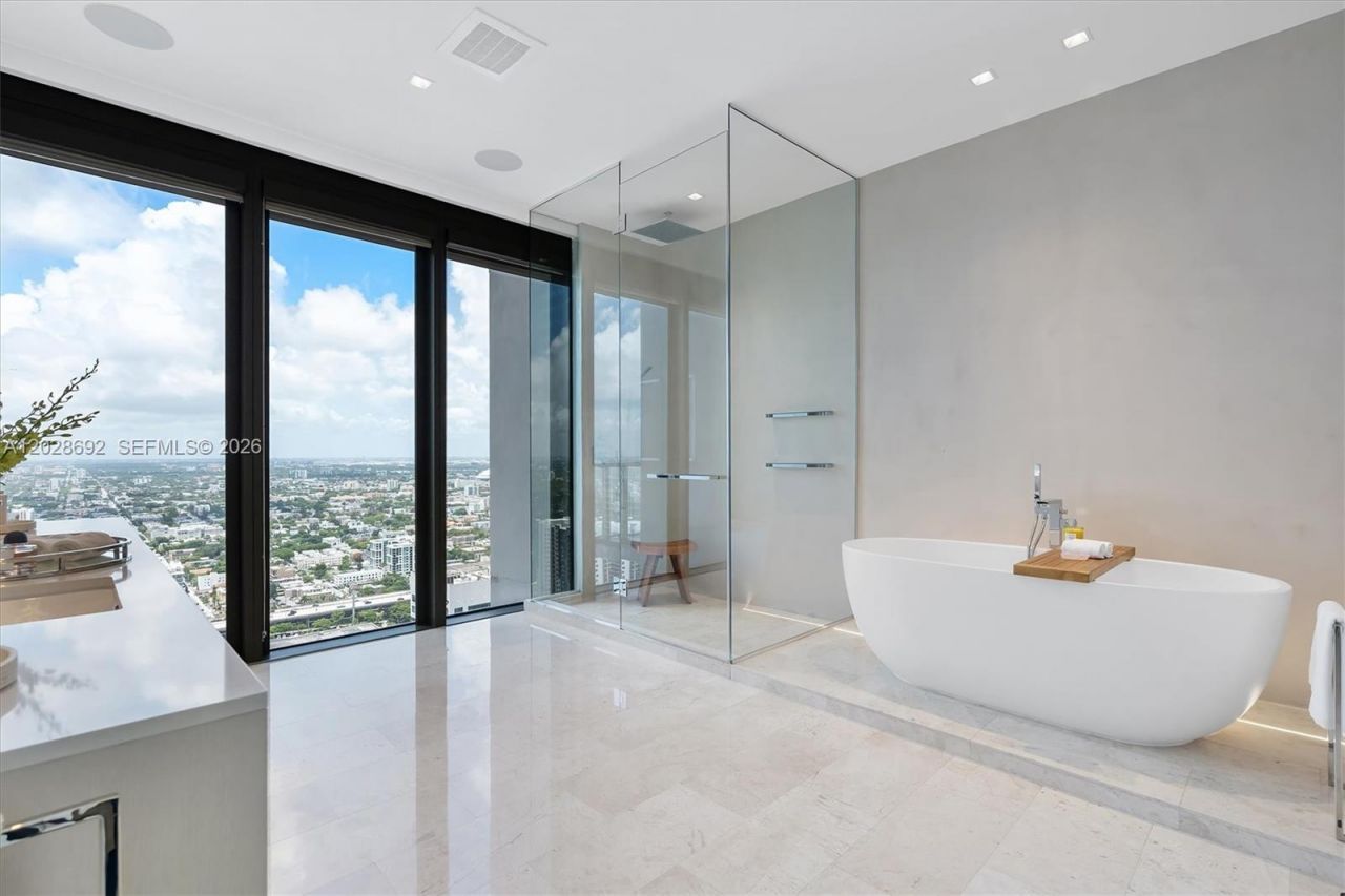 88 SW 7th St, Unit 4001, Miami, FL 33130 Photo
