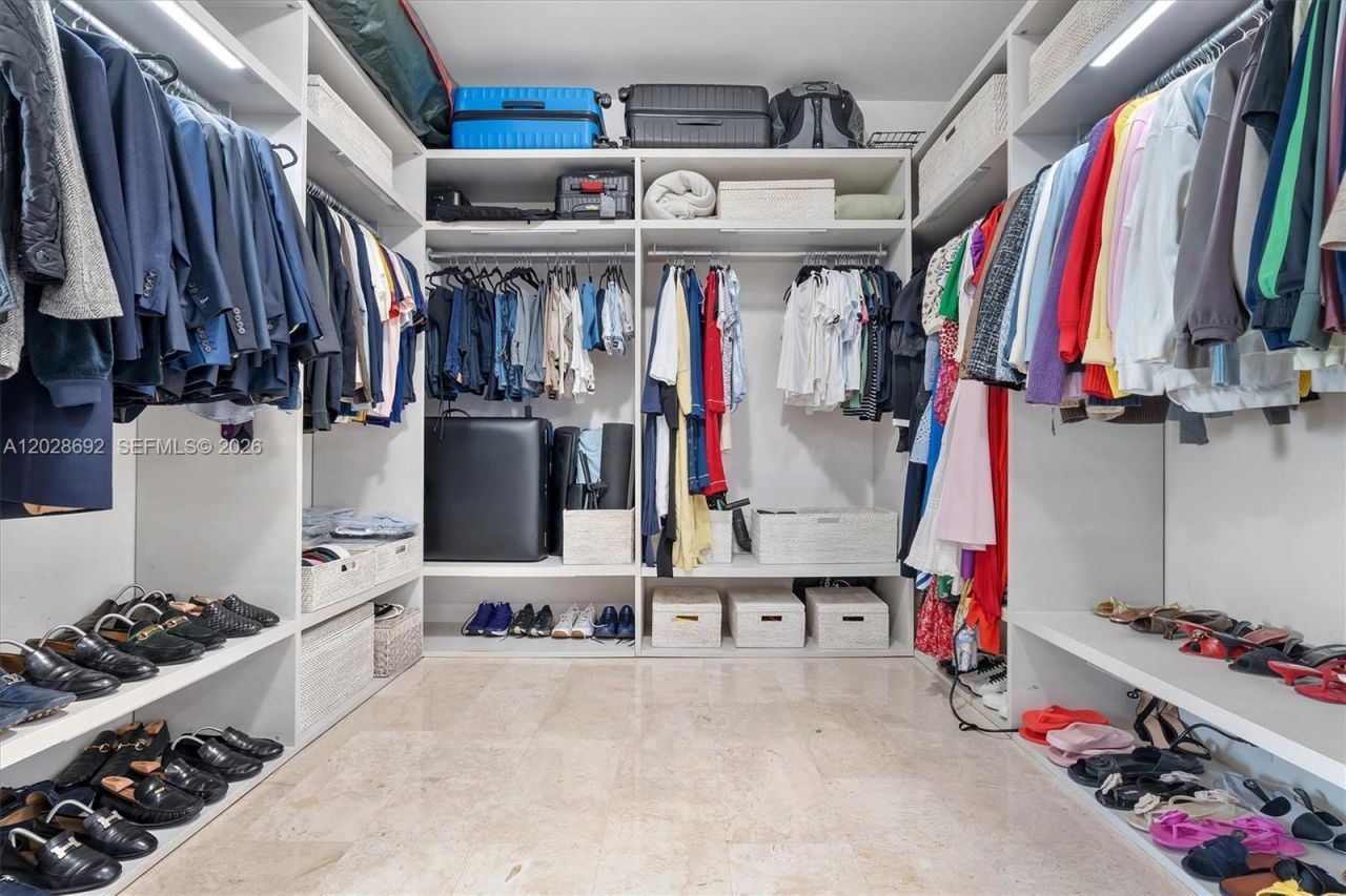 88 SW 7th St, Unit 4001, Miami, FL 33130 Photo