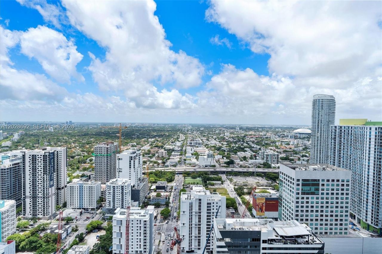 88 SW 7th St, Unit 4001, Miami, FL 33130 Photo