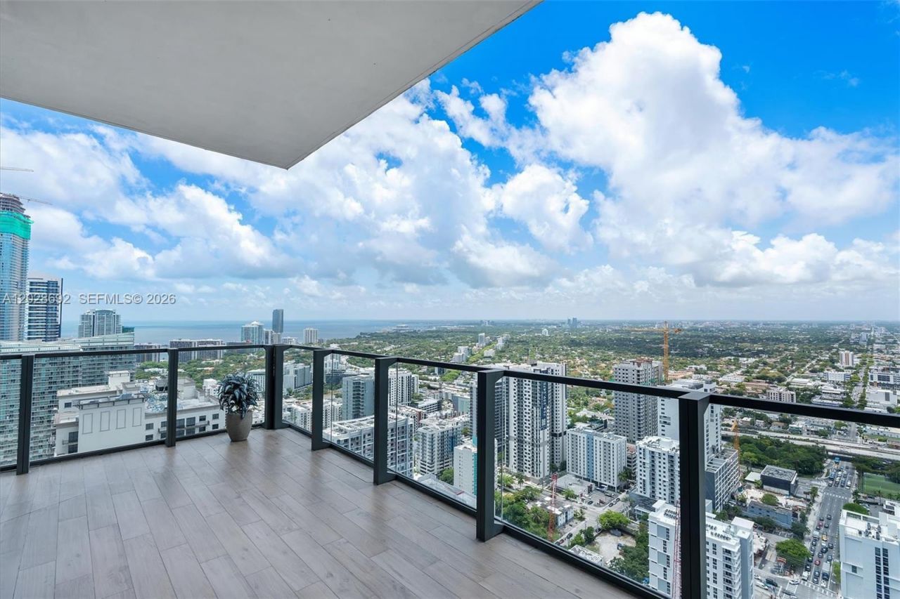 88 SW 7th St, Unit 4001, Miami, FL 33130 Photo