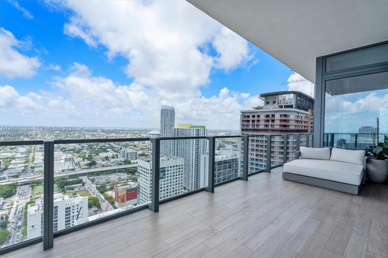 88 SW 7th St, Unit 4001, Miami, FL 33130 Photo
